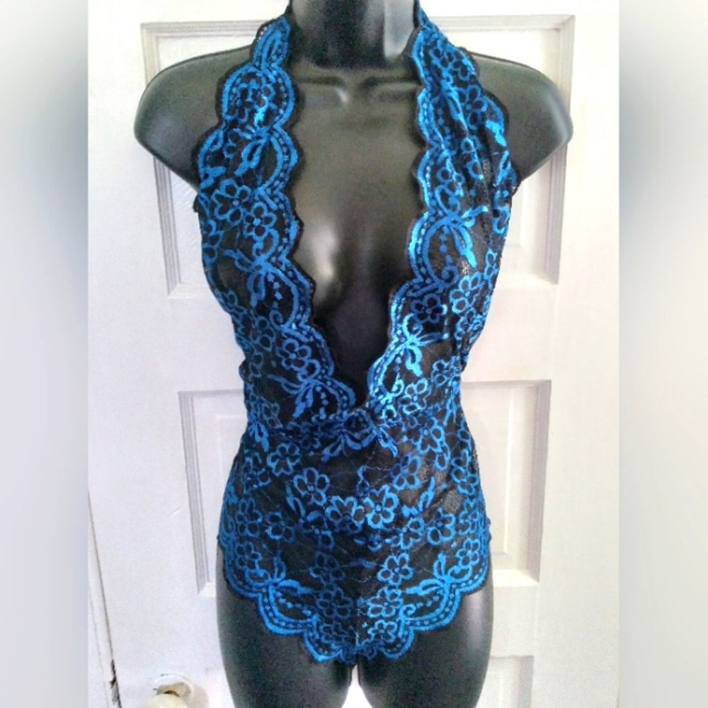 Sexy lace teddy - Picture 1 of 12